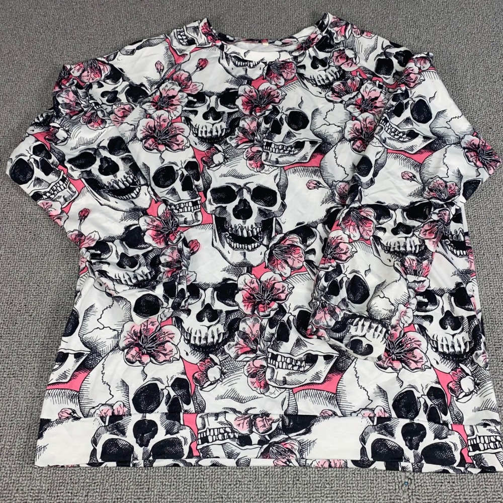Skull Floral Top Womens Large Pink White Black Long Sleeve Crewneck Tee Goth Y2K